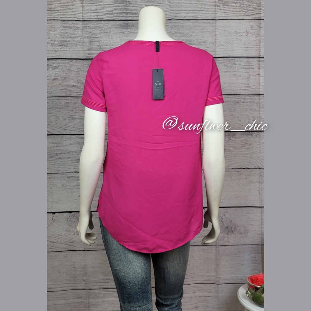 [NEW] NYDJ Embroidered Short Sleeve Blouse - Picture 9 of 13